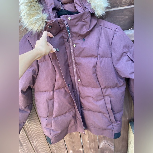 Woods Puffer Jacket Women’s XL in Huckleberry color w/ hood & Removable faux fur - Picture 4 of 16